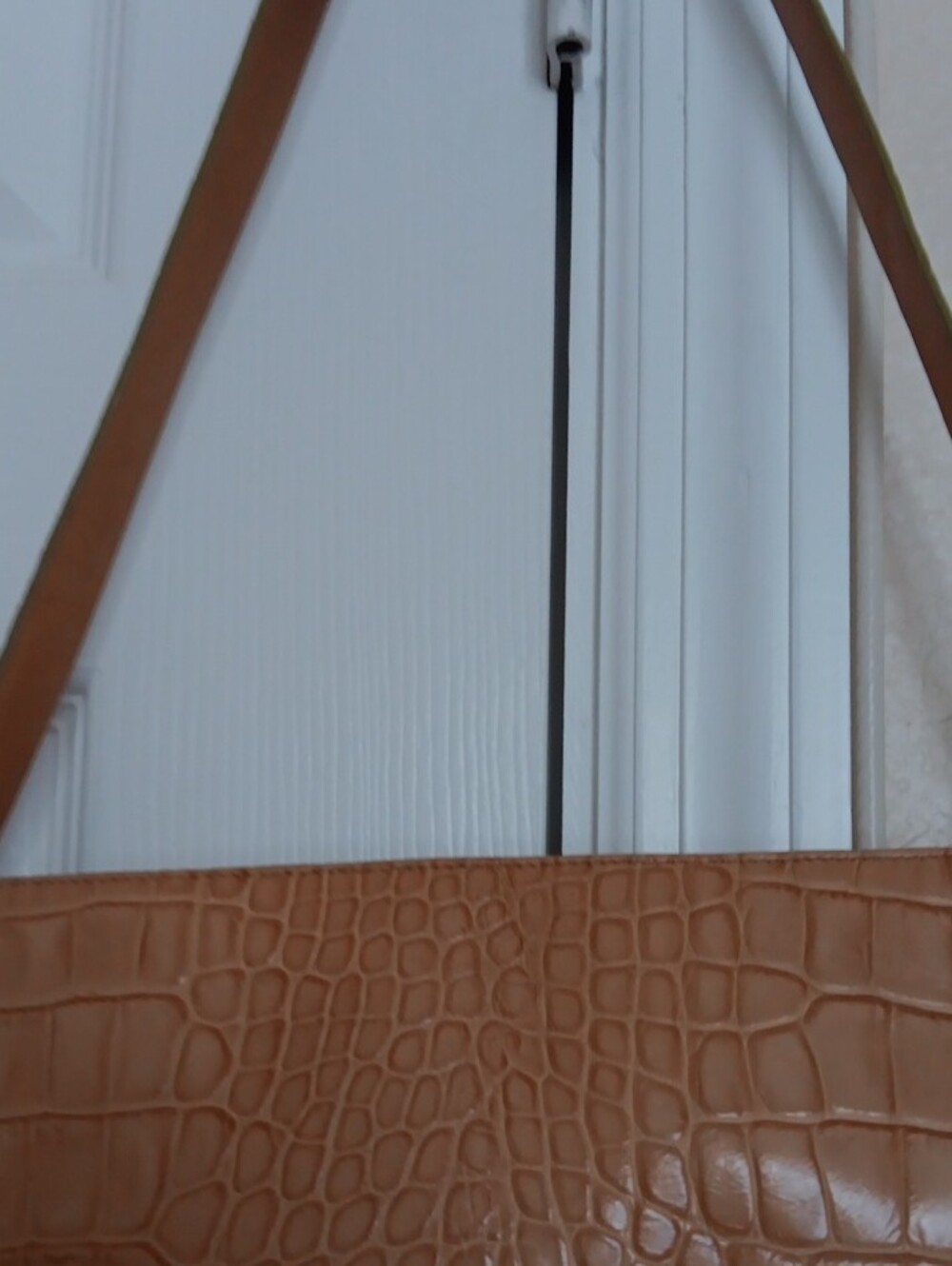 Sondra Roberts Croc-Embossed Shoulder Bag in Camel. - Picture 8 of 8